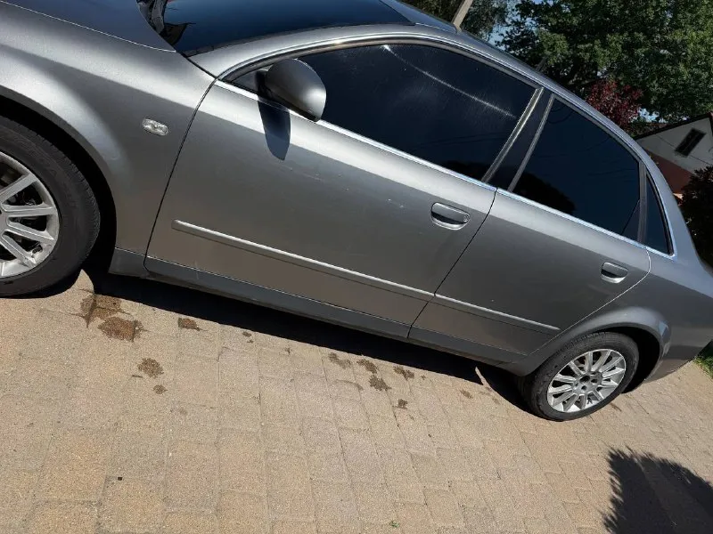 Продам ауди а4 2004 года 1.8вариатор была замена коробки летом, коробка с пробегом 70к от кабриолета (чеки все есть) новая резина, новая турбина, новый интеркуллер, мотор полностью капиталился и менялось все необходимое навесное генератор новый, радиатор печки новый, супорта обслужены, была замена поршней, направляющих и колодок на машине сделано все, что нужно, садись и езжай климат заправлен лобовое новое на фото стоит еще старое, потертое с документами полный порядок, штрафов, арестов нет, я собственник ходовая перебранная вся, ничего не стучит и не хрустит, надежная и комфортная машина цена 550 связь в лс или по телефону +7988-888-5905 - фотография - 5