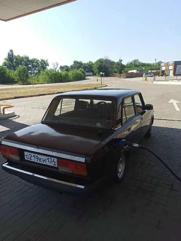 Добрый день, продаю свою машину ваз 2107, технически неплохая, цепь грм, масла, крестовины и дт поме... - фотография