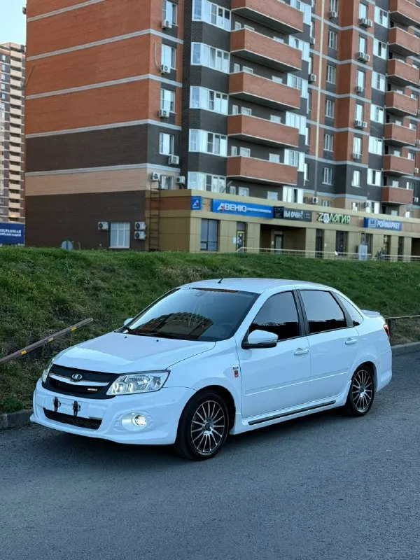 Продаю свою ракету гранта sport год выпуска 2016, пробег 152т родной! за машину не стыдно следил и у... - фотография