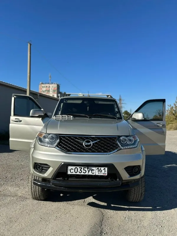 Продам уаз патриот! 2015 года!!! дизель!!! в идеальном состоянии!!! все вопросы по телефону!!! 1 100... - фотография