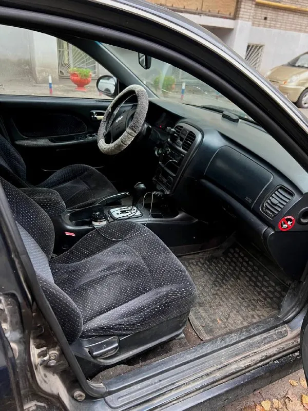 Продаю свой автомобиль, hyundai sonata автомат 2005-го года, владею им с 2018г. пробег 420 000 км. двигатель работает ровно, масло не кушает, салон чистый, дно целое без ржавчины. машина без обременений и залогов. поставил новый компрессор кондиционера, дует как в холодильнике. заменил грм с роликами 15000тыс км назад, поставил новый аккумулятор. машина - сел и поехал. передние стаканы требуют внимания. цена: 300 000 руб. вопросы по телефону 8 (988) 251-20-01 максим, ростов-на-дону - фотография - 6