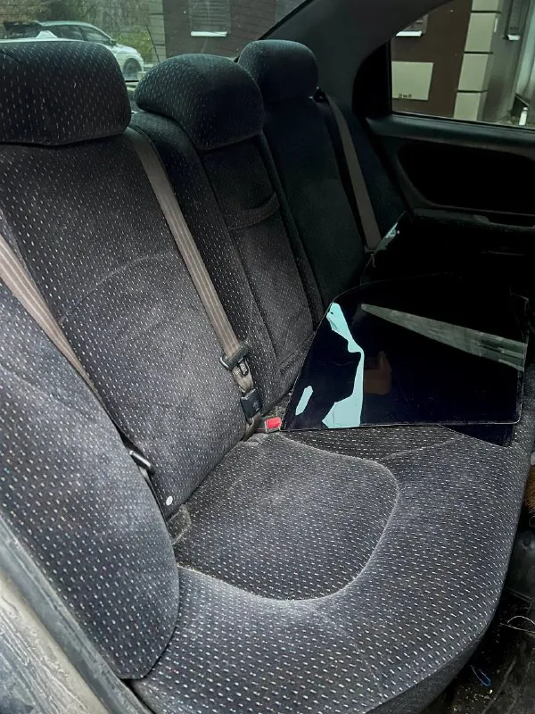 Продаю свой автомобиль, hyundai sonata автомат 2005-го года, владею им с 2018г. пробег 420 000 км. двигатель работает ровно, масло не кушает, салон чистый, дно целое без ржавчины. машина без обременений и залогов. поставил новый компрессор кондиционера, дует как в холодильнике. заменил грм с роликами 15000тыс км назад, поставил новый аккумулятор. машина - сел и поехал. передние стаканы требуют внимания. цена: 300 000 руб. вопросы по телефону 8 (988) 251-20-01 максим, ростов-на-дону - фотография - 7