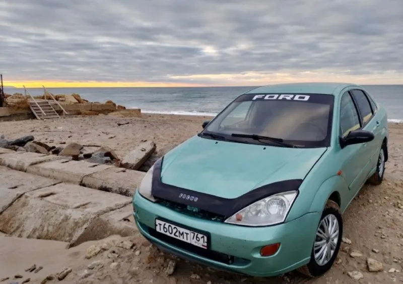 Продам форд фокус 1.8 2001года 200т. р резина новая зима, лето эл. стекло подъёмники, кондей, эл. зе... - фотография