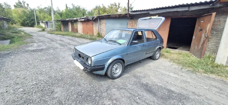Volkswagen golf 1991г. в.пробег 300.тыс. км объем двигателя 1.6.цена 58.тыс. руб на автомобиле прекр... - фотография