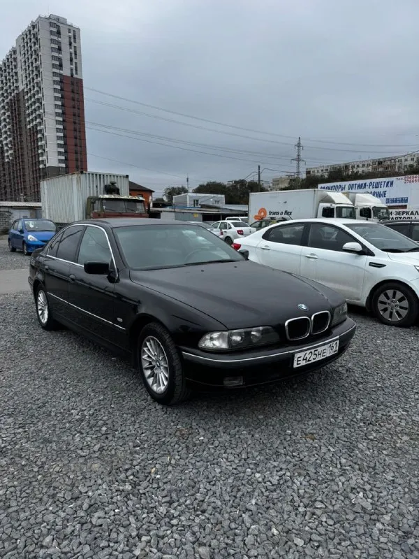 Бмв 5 2.0 1999 г. в. стоит на учете на мне. салон ухоженный. пороги и дно не гнилое. зимняя резина н... - фотография