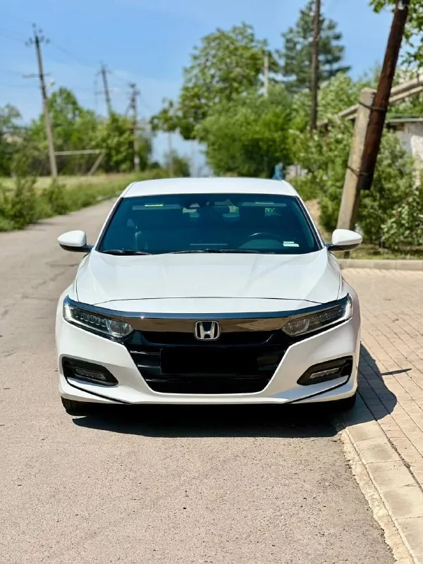 Sport 195л. сил. два комплекта колес r19 led оптика, отличное состояние! ассистенты: адаптивный круи... - фотография