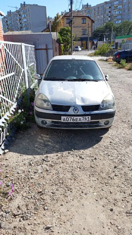 Продаю renault symbol 2002 года, машина на ходу, машина с кондиционером, отлично подойдёт для работы в доставке или просто учиться ездить, кузов требует внимания, сверху отдам кучу запчастей как и новых так и б/у, цена 165т. р.торг телефон для связи 89198703074 - фотография - 10