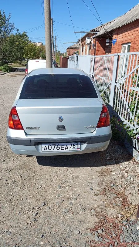 Продаю renault symbol 2002 года, машина на ходу, машина с кондиционером, отлично подойдёт для работы в доставке или просто учиться ездить, кузов требует внимания, сверху отдам кучу запчастей как и новых так и б/у, цена 165т. р.торг телефон для связи 89198703074 - фотография - 4