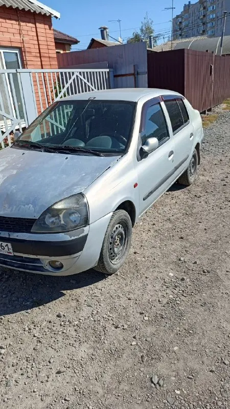 Продаю renault symbol 2002 года, машина на ходу, машина с кондиционером, отлично подойдёт для работы в доставке или просто учиться ездить, кузов требует внимания, сверху отдам кучу запчастей как и новых так и б/у, цена 165т. р.торг телефон для связи 89198703074 - фотография - 8
