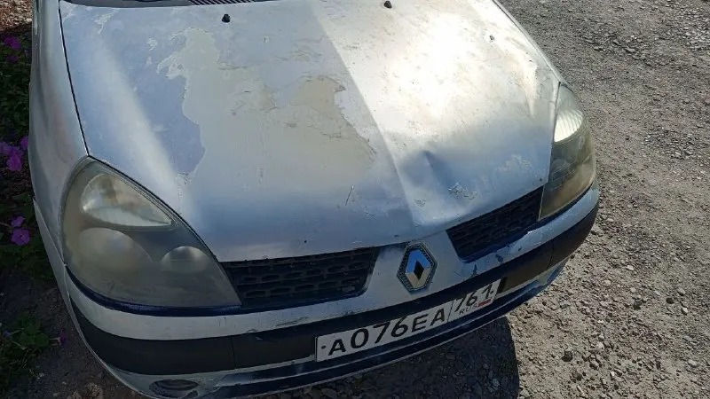 Продаю renault symbol 2002 года, машина на ходу, машина с кондиционером, отлично подойдёт для работы в доставке или просто учиться ездить, кузов требует внимания, сверху отдам кучу запчастей как и новых так и б/у, цена 165т. р.торг телефон для связи 89198703074 - фотография - 9