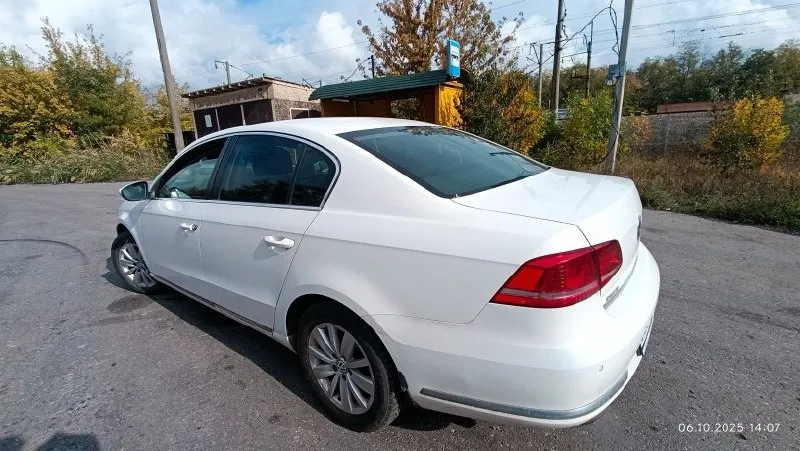 Пассат 2014 год. мощность (квт/л. с.): 112/152.0. 159 т. км. реальный пробег. по двс, кпп нареканий... - фотография