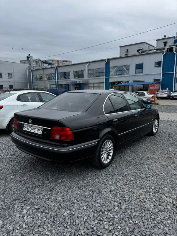 Бмв 5 2.0 1999 г. в. стоит на учете на мне. салон ухоженный. пороги и дно не гнилое. зимняя резина н... - фотография