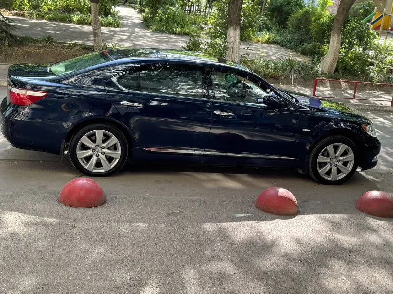 Продам lexus ls460 long 2008 год. комплектация фулл работает все езжу на машине 7-8 месяцев. от маши... - фотография