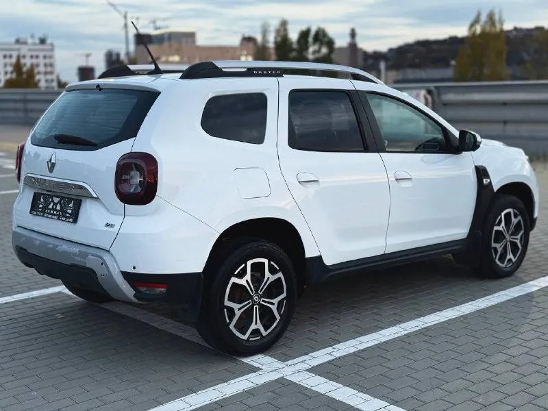 🏁в продаже renault duster комплектация: style год выпуска: 2021 пробег на табло: 63 000 км птс: электронный, юр. чистый двигатель: 1.3 бензин трансмиссия: cvt vin: x7lhsrp3968422812 цена: 1 280 000 новая цена: 1 260 000 руб. 📞 + 7 (928) 113-61-61 адрес: г. ростов-на-дону, тц «сиверс», пр. сиверса, 23 – как нас найти ежедневно с 10:00 до 20:00 способы оплаты: — наличные; — кредит (20 банков); — безнал без ндс; — обмен на ваш авто. больше подробностей об авто и способах оплаты узнавайте у менеджера @autozaorndbot _______________ смотрите все авто в наличии – https://autozao. ru/ 🗺️ присоединяйтесь к авто зао в других городах: — москва — краснодар — екатеринбург - фотография - 4