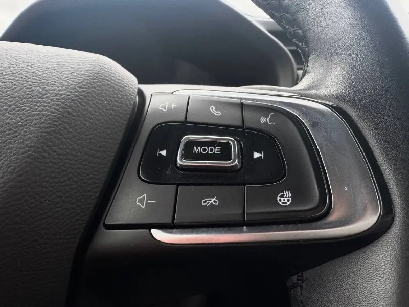 🏁в продаже chery tiggo 4 год выпуска: 2022 пробег на табло: 56 000 км птс: электронный, юр. чистый двигатель: 1.5 бензин трансмиссия: cvt vin: lvvdb21b0nd312588 цена: 1 070 000 руб. 📞 + 7 (928) 113-61-61 адрес: г. ростов-на-дону, тц «сиверс», пр. сиверса, 23 – как нас найти ежедневно с 10:00 до 20:00 способы оплаты: — наличные; — кредит (20 банков); — безнал без ндс; — обмен на ваш авто. больше подробностей об авто и способах оплаты узнавайте у менеджера @autozaorndbot _______________ смотрите все авто в наличии – https://autozao. ru/ 🗺️ присоединяйтесь к авто зао в других городах: — москва — краснодар — екатеринбург - фотография - 7