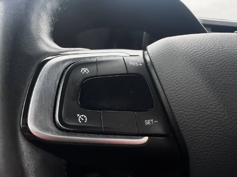 🏁в продаже chery tiggo 4 год выпуска: 2022 пробег на табло: 56 000 км птс: электронный, юр. чистый двигатель: 1.5 бензин трансмиссия: cvt vin: lvvdb21b0nd312588 цена: 1 070 000 руб. 📞 + 7 (928) 113-61-61 адрес: г. ростов-на-дону, тц «сиверс», пр. сиверса, 23 – как нас найти ежедневно с 10:00 до 20:00 способы оплаты: — наличные; — кредит (20 банков); — безнал без ндс; — обмен на ваш авто. больше подробностей об авто и способах оплаты узнавайте у менеджера @autozaorndbot _______________ смотрите все авто в наличии – https://autozao. ru/ 🗺️ присоединяйтесь к авто зао в других городах: — москва — краснодар — екатеринбург - фотография - 8