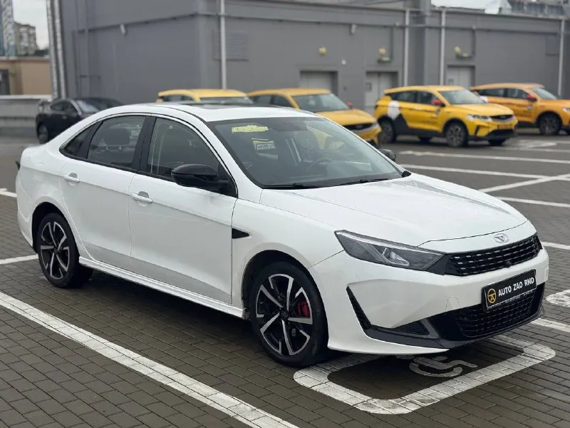 🏁в продаже kaiyi e5 год выпуска: 2023 пробег на табло: 35 000 км птс: электронный, юр. чистый двигатель: 1.5 бензин трансмиссия: cvt vin: xuuja2g20p0003012 цена: 1 090 000 руб. 📞 + 7 (928) 113-61-61 адрес: г. ростов-на-дону, тц «сиверс», пр. сиверса, 23 – как нас найти ежедневно с 10:00 до 20:00 способы оплаты: — наличные; — кредит (20 банков); — безнал без ндс; — обмен на ваш авто. больше подробностей об авто и способах оплаты узнавайте у менеджера @autozaorndbot _______________ смотрите все авто в наличии – https://autozao. ru/ 🗺️ присоединяйтесь к авто зао в других городах: — москва — краснодар — екатеринбург - фотография - 2