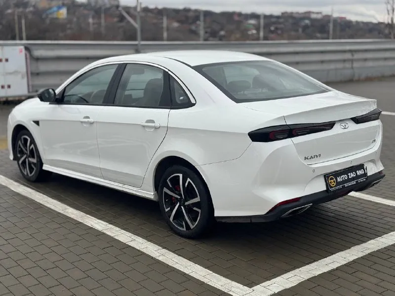 🏁в продаже kaiyi e5 год выпуска: 2023 пробег на табло: 35 000 км птс: электронный, юр. чистый двигатель: 1.5 бензин трансмиссия: cvt vin: xuuja2g20p0003012 цена: 1 090 000 руб. 📞 + 7 (928) 113-61-61 адрес: г. ростов-на-дону, тц «сиверс», пр. сиверса, 23 – как нас найти ежедневно с 10:00 до 20:00 способы оплаты: — наличные; — кредит (20 банков); — безнал без ндс; — обмен на ваш авто. больше подробностей об авто и способах оплаты узнавайте у менеджера @autozaorndbot _______________ смотрите все авто в наличии – https://autozao. ru/ 🗺️ присоединяйтесь к авто зао в других городах: — москва — краснодар — екатеринбург - фотография - 3