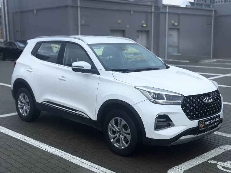 🏁в продаже chery tiggo 4 pro год выпуска: 2022 пробег на табло: 65 000 км птс: электронный, юр. чистый двигатель: 1.5 бензин трансмиссия: cvt vin: lvvdb21b2pd087884 цена: 1 090 000 руб. 📞 + 7 (928) 113-61-61 адрес: г. ростов-на-дону, тц «сиверс», пр. сиверса, 23 – как нас найти ежедневно с 10:00 до 20:00 способы оплаты: — наличные; — кредит (20 банков); — безнал без ндс; — обмен на ваш авто. больше подробностей об авто и способах оплаты узнавайте у менеджера @autozaorndbot _______________ смотрите все авто в наличии – https://autozao. ru/ 🗺️ присоединяйтесь к авто зао в других городах: — москва — краснодар — екатеринбург - фотография - 2