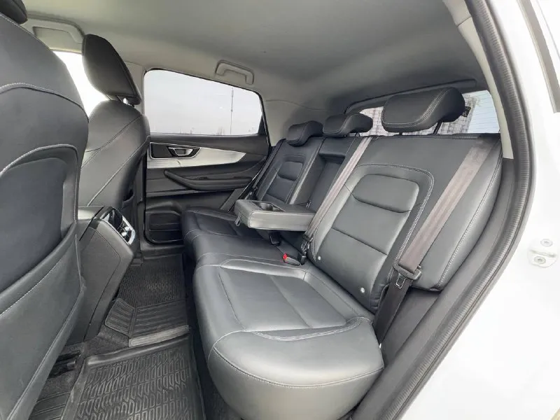 🏁в продаже chery tiggo 4 pro год выпуска: 2022 пробег на табло: 65 000 км птс: электронный, юр. чистый двигатель: 1.5 бензин трансмиссия: cvt vin: lvvdb21b2pd087884 цена: 1 090 000 руб. 📞 + 7 (928) 113-61-61 адрес: г. ростов-на-дону, тц «сиверс», пр. сиверса, 23 – как нас найти ежедневно с 10:00 до 20:00 способы оплаты: — наличные; — кредит (20 банков); — безнал без ндс; — обмен на ваш авто. больше подробностей об авто и способах оплаты узнавайте у менеджера @autozaorndbot _______________ смотрите все авто в наличии – https://autozao. ru/ 🗺️ присоединяйтесь к авто зао в других городах: — москва — краснодар — екатеринбург - фотография - 9