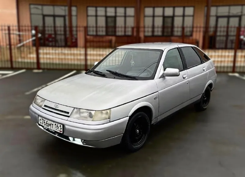 2112 2004, 16v, 95.000 рублей нужно варить дно, пороги. двигатель шепчет, коробка не вылетает. туман... - фотография