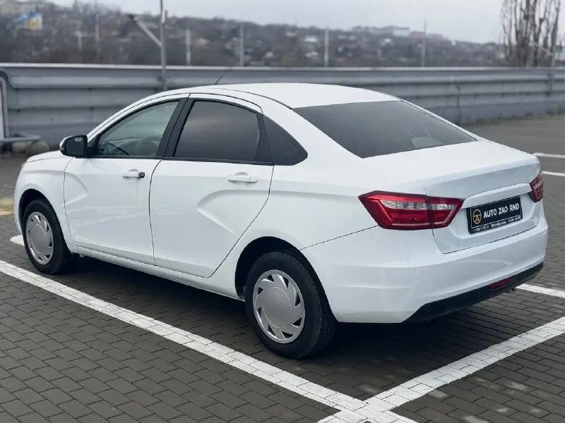 🏁в продаже lada vesta год выпуска: 2021 пробег на табло: 131 546 км птс: электронный, юр. чистый двигатель: 1.6 бензин трансмиссия: cvt vin: xtagfl440ny612402 цена: 690 000 руб. 📞 + 7 (928) 113-61-61 адрес: г. ростов-на-дону, тц «сиверс», пр. сиверса, 23 – как нас найти способы оплаты: — наличные; — кредит (20 банков); — безнал без ндс; — обмен на ваш авто. больше подробностей об авто и способах оплаты узнавайте у менеджера в @autozaorndbot __________________ смотрите все авто в наличии – https://autozao. ru/ 🗺️ присоединяйтесь к авто зао в других городах: — москва — краснодар — екатеринбург - фотография - 3