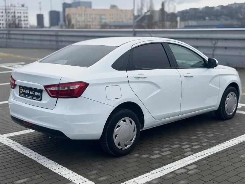 🏁в продаже lada vesta год выпуска: 2021 пробег на табло: 131 546 км птс: электронный, юр. чистый двигатель: 1.6 бензин трансмиссия: cvt vin: xtagfl440ny612402 цена: 690 000 руб. 📞 + 7 (928) 113-61-61 адрес: г. ростов-на-дону, тц «сиверс», пр. сиверса, 23 – как нас найти способы оплаты: — наличные; — кредит (20 банков); — безнал без ндс; — обмен на ваш авто. больше подробностей об авто и способах оплаты узнавайте у менеджера в @autozaorndbot __________________ смотрите все авто в наличии – https://autozao. ru/ 🗺️ присоединяйтесь к авто зао в других городах: — москва — краснодар — екатеринбург - фотография - 4