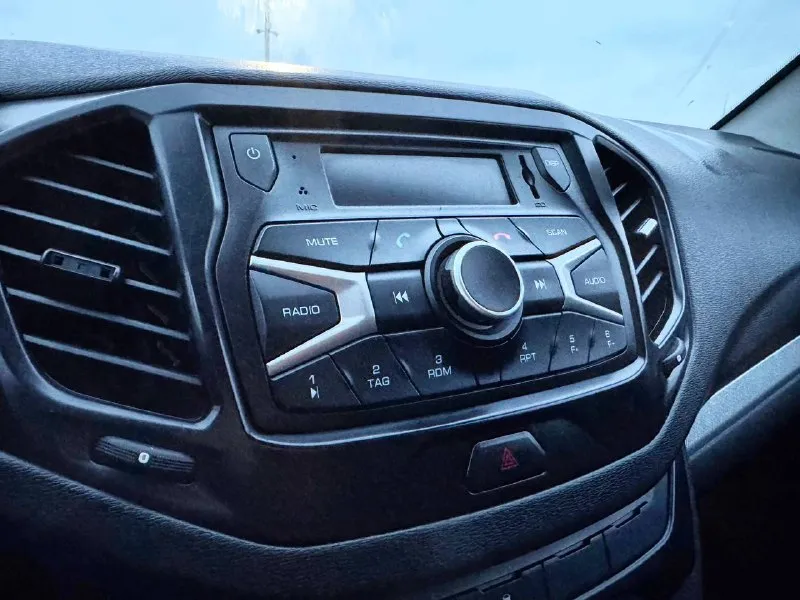 🏁в продаже lada vesta год выпуска: 2021 пробег на табло: 131 546 км птс: электронный, юр. чистый двигатель: 1.6 бензин трансмиссия: cvt vin: xtagfl440ny612402 цена: 690 000 руб. 📞 + 7 (928) 113-61-61 адрес: г. ростов-на-дону, тц «сиверс», пр. сиверса, 23 – как нас найти способы оплаты: — наличные; — кредит (20 банков); — безнал без ндс; — обмен на ваш авто. больше подробностей об авто и способах оплаты узнавайте у менеджера в @autozaorndbot __________________ смотрите все авто в наличии – https://autozao. ru/ 🗺️ присоединяйтесь к авто зао в других городах: — москва — краснодар — екатеринбург - фотография - 6