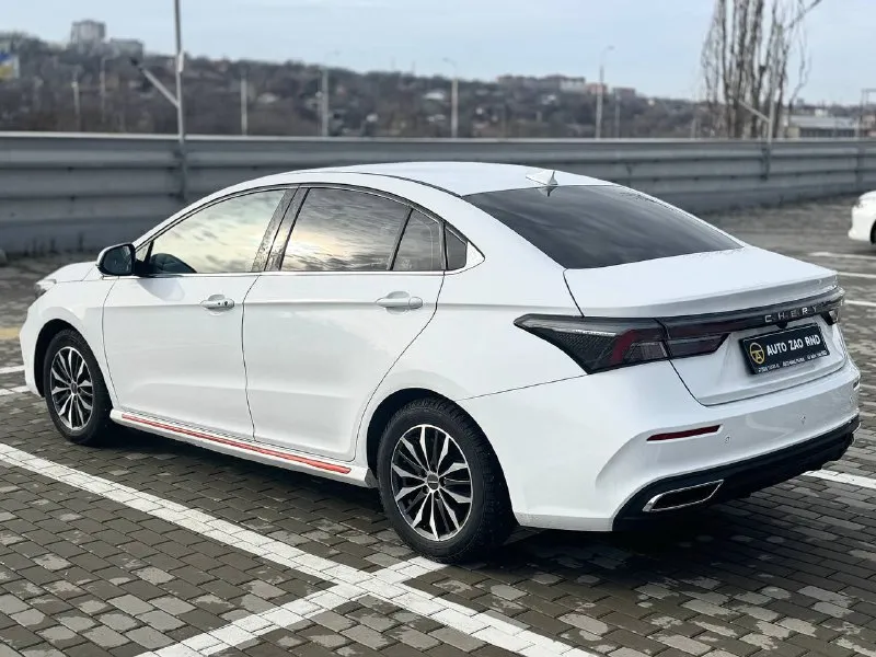 🏁в продаже omoda s5 год выпуска: 2023 пробег на табло: 55 933 км птс: электронный, юр. чистый двигатель: 1.5 бензин трансмиссия: cvt vin: lvvdc21b0pd187723 цена: 1 120 000 руб. 📞 + 7 (928) 113-61-61 адрес: г. ростов-на-дону, тц «сиверс», пр. сиверса, 23 – как нас найти способы оплаты: — наличные; — кредит (20 банков); — безнал без ндс; — обмен на ваш авто. больше подробностей об авто и способах оплаты узнавайте у менеджера в @autozaorndbot __________________ смотрите все авто в наличии – https://autozao. ru/ 🗺️ присоединяйтесь к авто зао в других городах: — москва — краснодар — екатеринбург - фотография - 4