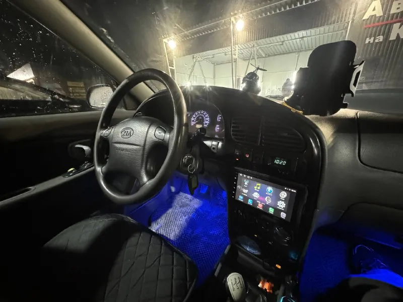 ✅хорошая надежная машина. ✅не прихотливая, экономичная, проста в обслуживании. ✅ салон хорошо сохранился, аккуратный внешний вид, чехлы сверху оригинальных сидений. есть нюансы по торпеде, вздулась от солнца. ✅ кузов в родной краске, есть небольшие рыжики, но без гнили ✅отличный вариант при нынешнем рынке. ✅замена масла каждые 7-8к, новая система охлаждения ✅свежие отполированные фары, новые мощные лампочки дают хороший свет ✅стоит автозапуск, 2din магнитола, неплохая музыка. 🔊 ✅ новая зимняя резина (куплена 4.01.26) ✅ в комплекте камера заднего вида, видео регистратор, подсветка салона ✅ зеркальный номер отдаю с машиной ( приблизительно 40к) ☑️конечно, есть куда приложить руки, но машина на бодром ходу, ежедневно катаюсь работа дом работа. на дальние дистанции так же показывает себя хорошо. машина на ходу, сел и поехал 340к цена без торга с учетом всех недостатков и пока найденый автомобиль не продан 89888962726 - фотография - 3