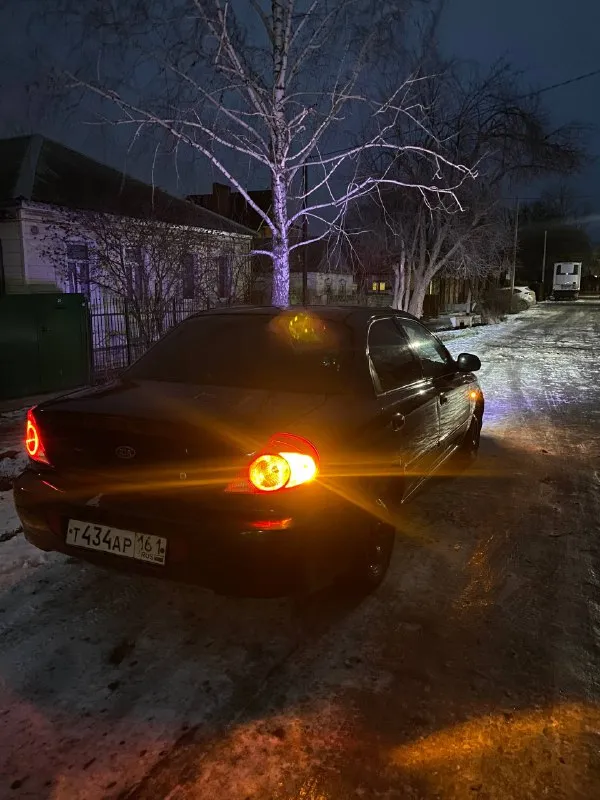 ✅хорошая надежная машина. ✅не прихотливая, экономичная, проста в обслуживании. ✅ салон хорошо сохранился, аккуратный внешний вид, чехлы сверху оригинальных сидений. есть нюансы по торпеде, вздулась от солнца. ✅ кузов в родной краске, есть небольшие рыжики, но без гнили ✅отличный вариант при нынешнем рынке. ✅замена масла каждые 7-8к, новая система охлаждения ✅свежие отполированные фары, новые мощные лампочки дают хороший свет ✅стоит автозапуск, 2din магнитола, неплохая музыка. 🔊 ✅ новая зимняя резина (куплена 4.01.26) ✅ в комплекте камера заднего вида, видео регистратор, подсветка салона ✅ зеркальный номер отдаю с машиной ( приблизительно 40к) ☑️конечно, есть куда приложить руки, но машина на бодром ходу, ежедневно катаюсь работа дом работа. на дальние дистанции так же показывает себя хорошо. машина на ходу, сел и поехал 340к цена без торга с учетом всех недостатков и пока найденый автомобиль не продан 89888962726 - фотография - 4