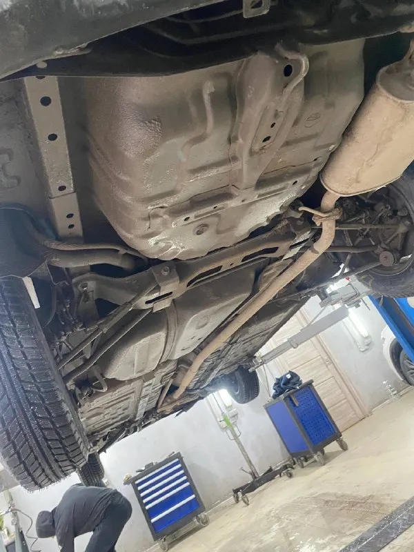 ✅хорошая надежная машина. ✅не прихотливая, экономичная, проста в обслуживании. ✅ салон хорошо сохранился, аккуратный внешний вид, чехлы сверху оригинальных сидений. есть нюансы по торпеде, вздулась от солнца. ✅ кузов в родной краске, есть небольшие рыжики, но без гнили ✅отличный вариант при нынешнем рынке. ✅замена масла каждые 7-8к, новая система охлаждения ✅свежие отполированные фары, новые мощные лампочки дают хороший свет ✅стоит автозапуск, 2din магнитола, неплохая музыка. 🔊 ✅ новая зимняя резина (куплена 4.01.26) ✅ в комплекте камера заднего вида, видео регистратор, подсветка салона ✅ зеркальный номер отдаю с машиной ( приблизительно 40к) ☑️конечно, есть куда приложить руки, но машина на бодром ходу, ежедневно катаюсь работа дом работа. на дальние дистанции так же показывает себя хорошо. машина на ходу, сел и поехал 340к цена без торга с учетом всех недостатков и пока найденый автомобиль не продан 89888962726 - фотография - 5