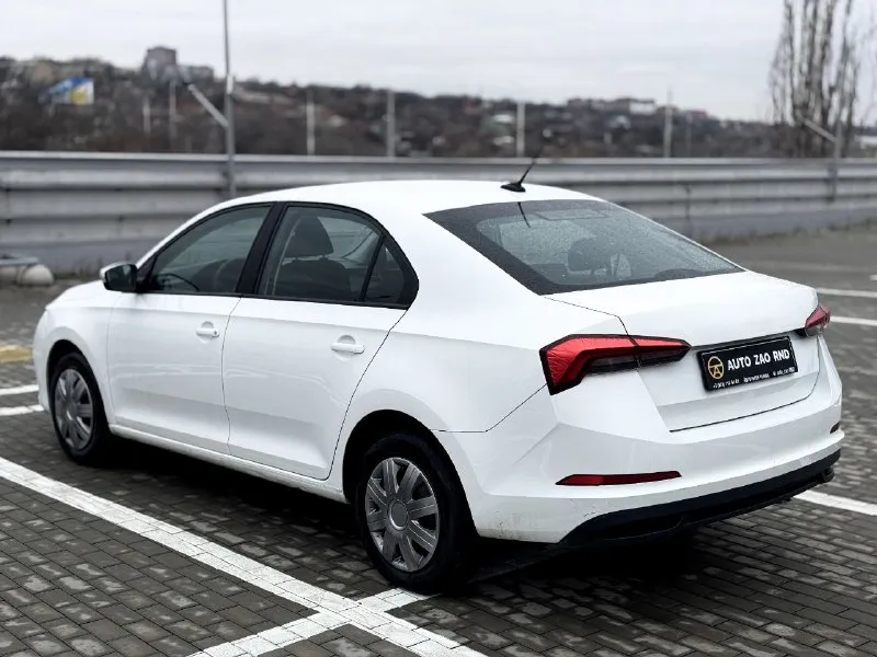 🏁в продаже skoda rapid год выпуска: 2021 пробег на табло: 115 000 км птс: электронный, юр. чистый двигатель: 1.6 бензин трансмиссия: аt vin: xw8ac2nh6mk136458 цена: 1 020 000 руб. 📞 + 7 (928) 113-61-61 адрес: г. ростов-на-дону, тц «сиверс», пр. сиверса, 23 – как нас найти способы оплаты: — наличные; — кредит (20 банков); — безнал без ндс; — обмен на ваш авто. больше подробностей об авто и способах оплаты узнавайте у менеджера в @autozaorndbot ________________ смотрите все авто в наличии – https://autozao. ru/ 🗺️ присоединяйтесь к авто зао в других городах: — москва — краснодар — екатеринбург - фотография - 3