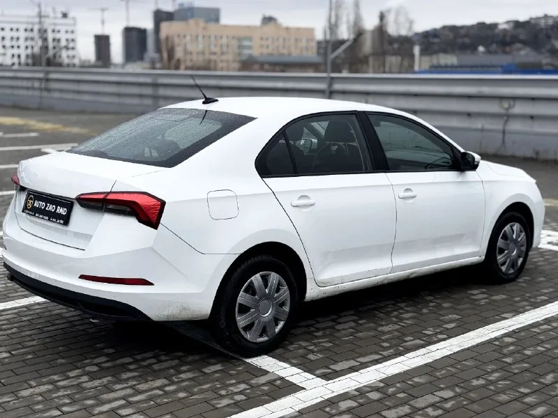 🏁в продаже skoda rapid год выпуска: 2021 пробег на табло: 115 000 км птс: электронный, юр. чистый двигатель: 1.6 бензин трансмиссия: аt vin: xw8ac2nh6mk136458 цена: 1 020 000 руб. 📞 + 7 (928) 113-61-61 адрес: г. ростов-на-дону, тц «сиверс», пр. сиверса, 23 – как нас найти способы оплаты: — наличные; — кредит (20 банков); — безнал без ндс; — обмен на ваш авто. больше подробностей об авто и способах оплаты узнавайте у менеджера в @autozaorndbot ________________ смотрите все авто в наличии – https://autozao. ru/ 🗺️ присоединяйтесь к авто зао в других городах: — москва — краснодар — екатеринбург - фотография - 4