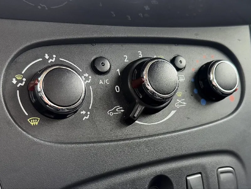 🏁в продаже renault logan год выпуска: 2021 пробег на табло: 79 000 км птс: электронный, юр. чистый двигатель: 1.6 бензин трансмиссия: мт vin: x7l4srlv468608470 цена: 560 000 новая цена: 550 000 руб. 📞 + 7 (928) 113-61-61 адрес: г. ростов-на-дону, тц «сиверс», пр. сиверса, 23 – как нас найти способы оплаты: — наличные; — кредит (20 банков); — безнал без ндс; — обмен на ваш авто. больше подробностей об авто и способах оплаты узнавайте у менеджера @autozaorndbot ________________ смотрите все авто в наличии – https://autozao. ru/ 🗺️ присоединяйтесь к авто зао в других городах: — москва — краснодар — екатеринбург - фотография - 6