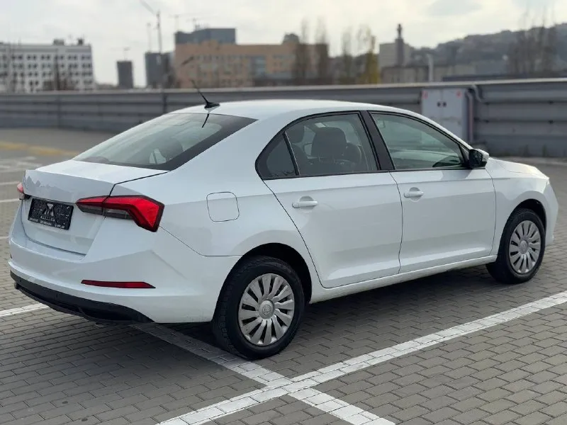 🏁в продаже skoda rapid год выпуска: 2021 пробег на табло: 121 000 км птс: электронный, юр. чистый двигатель: 1.6 бензин трансмиссия: at vin: xw8ac2nhxmk133546 цена: 1 330 000 руб. 📞 + 7 (928) 113-61-61 адрес: г. ростов-на-дону, тц «сиверс», пр. сиверса, 23 – как нас найти способы оплаты: — наличные; — кредит (20 банков); — безнал без ндс; — обмен на ваш авто. больше подробностей об авто и способах оплаты узнавайте у менеджера @autozaorndbot ________________ смотрите все авто в наличии – https://autozao. ru/ 🗺️ присоединяйтесь к авто зао в других городах: — москва — краснодар — екатеринбург - фотография - 4