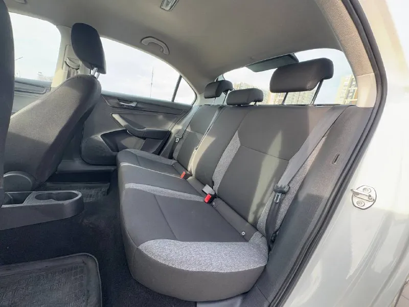 🏁в продаже skoda rapid год выпуска: 2021 пробег на табло: 121 000 км птс: электронный, юр. чистый двигатель: 1.6 бензин трансмиссия: at vin: xw8ac2nhxmk133546 цена: 1 330 000 руб. 📞 + 7 (928) 113-61-61 адрес: г. ростов-на-дону, тц «сиверс», пр. сиверса, 23 – как нас найти способы оплаты: — наличные; — кредит (20 банков); — безнал без ндс; — обмен на ваш авто. больше подробностей об авто и способах оплаты узнавайте у менеджера @autozaorndbot ________________ смотрите все авто в наличии – https://autozao. ru/ 🗺️ присоединяйтесь к авто зао в других городах: — москва — краснодар — екатеринбург - фотография - 8