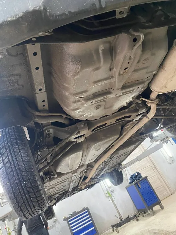 ✅хорошая надежная машина. ✅не прихотливая, экономичная, проста в обслуживании. ✅ салон хорошо сохранился, аккуратный внешний вид, чехлы сверху оригинальных сидений. есть нюансы по торпеде, вздулась от солнца. ✅ кузов в родной краске, есть небольшие рыжики, но без гнили ✅отличный вариант при нынешнем рынке. ✅замена масла каждые 7-8к, новая система охлаждения ✅свежие отполированные фары, новые мощные лампочки дают хороший свет ✅стоит автозапуск, 2din магнитола, неплохая музыка. 🔊 ✅ новая зимняя резина (куплена 4.01.26) ✅ в комплекте камера заднего вида, видео регистратор, подсветка салона ✅ зеркальный номер отдаю с машиной ( приблизительно 40к) ☑️конечно, есть куда приложить руки, но машина на бодром ходу, ежедневно катаюсь работа дом работа. на дальние дистанции так же показывает себя хорошо. сел и поехал 300к 89888962726 ( tg/wp) - фотография - 3