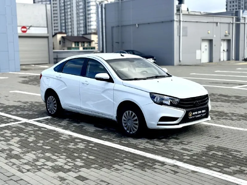 🏁в продаже lada vesta год выпуска: 2021 пробег на табло: 165 000 км птс: электронный, юр. чистый двигатель: 1.6 бензин трансмиссия: cvt vin: xtagfl440ny612471 цена: 690 000 новая цена: 680 000 руб. 📞 + 7 (928) 113-61-61 адрес: г. ростов-на-дону, тц «сиверс», пр. сиверса, 23 – как нас найти способы оплаты: — наличные; — кредит (20 банков); — безнал без ндс; — обмен на ваш авто. больше подробностей об авто и способах оплаты узнавайте у менеджера @autozaorndbot ___________ 👾🎄играть в гонку автозао 🎅🏻 смотрите все авто в наличии – https://autozao. ru/ 🗺️ присоединяйтесь к авто зао в других городах: — москва — краснодар — екатеринбург - фотография - 2
