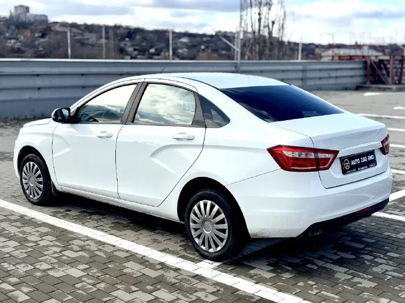 🏁в продаже lada vesta год выпуска: 2021 пробег на табло: 165 000 км птс: электронный, юр. чистый двигатель: 1.6 бензин трансмиссия: cvt vin: xtagfl440ny612471 цена: 690 000 новая цена: 680 000 руб. 📞 + 7 (928) 113-61-61 адрес: г. ростов-на-дону, тц «сиверс», пр. сиверса, 23 – как нас найти способы оплаты: — наличные; — кредит (20 банков); — безнал без ндс; — обмен на ваш авто. больше подробностей об авто и способах оплаты узнавайте у менеджера @autozaorndbot ___________ 👾🎄играть в гонку автозао 🎅🏻 смотрите все авто в наличии – https://autozao. ru/ 🗺️ присоединяйтесь к авто зао в других городах: — москва — краснодар — екатеринбург - фотография - 3