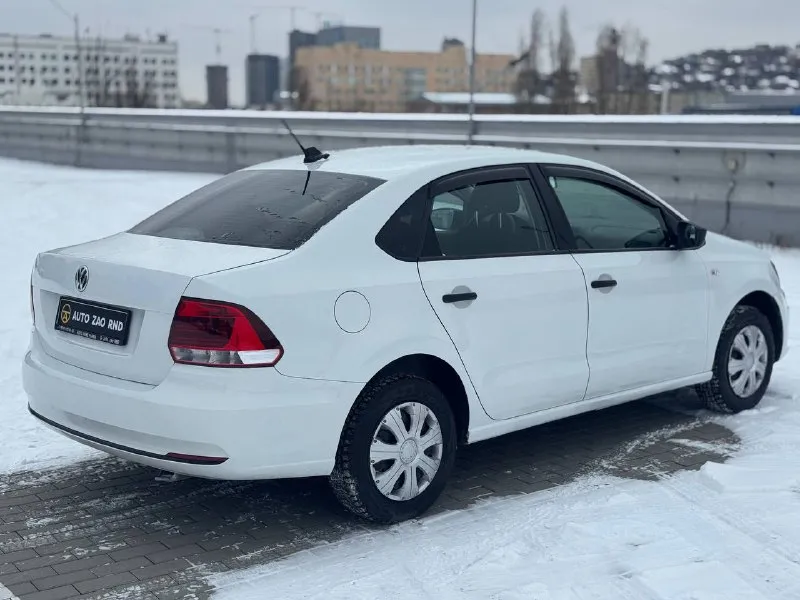 🏁в продаже volkswagen polo год выпуска: 2019 пробег на табло: 170 000 км птс: электронный, юр. чистый двигатель: 1.6 бензин трансмиссия: mt vin: xw8zzz61zkg033296 цена: 660 000 руб. 📞 + 7 (928) 113-61-61 адрес: г. ростов-на-дону, тц «сиверс», пр. сиверса, 23 – как нас найти способы оплаты: — наличные; — кредит (20 банков); — безнал без ндс; — обмен на ваш авто. больше подробностей об авто и способах оплаты узнавайте у менеджера @autozaorndbot ___________ 👾🎄играть в гонку автозао 🎅🏻 смотрите все авто в наличии – https://autozao. ru/ 🗺️ присоединяйтесь к авто зао в других городах: — москва — краснодар — екатеринбург - фотография - 3