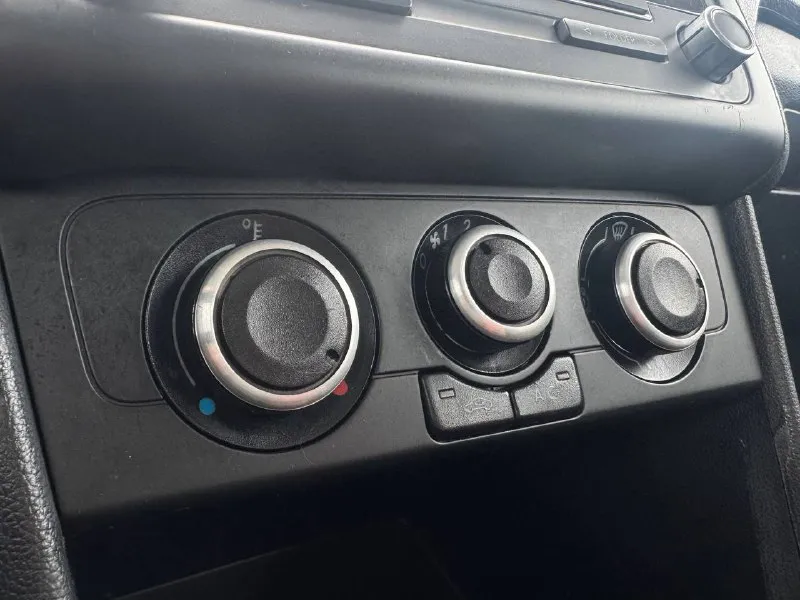 🏁в продаже volkswagen polo год выпуска: 2019 пробег на табло: 170 000 км птс: электронный, юр. чистый двигатель: 1.6 бензин трансмиссия: mt vin: xw8zzz61zkg033296 цена: 660 000 руб. 📞 + 7 (928) 113-61-61 адрес: г. ростов-на-дону, тц «сиверс», пр. сиверса, 23 – как нас найти способы оплаты: — наличные; — кредит (20 банков); — безнал без ндс; — обмен на ваш авто. больше подробностей об авто и способах оплаты узнавайте у менеджера @autozaorndbot ___________ 👾🎄играть в гонку автозао 🎅🏻 смотрите все авто в наличии – https://autozao. ru/ 🗺️ присоединяйтесь к авто зао в других городах: — москва — краснодар — екатеринбург - фотография - 6