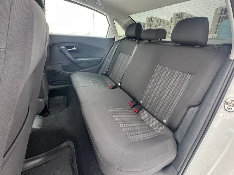 🏁в продаже volkswagen polo год выпуска: 2019 пробег на табло: 170 000 км птс: электронный, юр. чистый двигатель: 1.6 бензин трансмиссия: mt vin: xw8zzz61zkg033296 цена: 660 000 руб. 📞 + 7 (928) 113-61-61 адрес: г. ростов-на-дону, тц «сиверс», пр. сиверса, 23 – как нас найти способы оплаты: — наличные; — кредит (20 банков); — безнал без ндс; — обмен на ваш авто. больше подробностей об авто и способах оплаты узнавайте у менеджера @autozaorndbot ___________ 👾🎄играть в гонку автозао 🎅🏻 смотрите все авто в наличии – https://autozao. ru/ 🗺️ присоединяйтесь к авто зао в других городах: — москва — краснодар — екатеринбург - фотография - 7