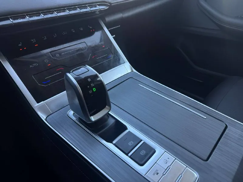 🏁в продаже chery tiggo 7 pro max год выпуска: 2023 пробег на табло: 72 528 км птс: электронный, юр. чистый двигатель: 1.5 бензин трансмиссия: cvt vin: lvvdb21b5pd827816 цена: 1 490 000 руб. 📞 + 7 (928) 113-61-61 адрес: г. ростов-на-дону, тц «сиверс», пр. сиверса, 23 – как нас найти способы оплаты: — наличные; — кредит (20 банков); — безнал без ндс; — обмен на ваш авто. больше подробностей об авто и способах оплаты узнавайте у менеджера @autozaorndbot ___________ 👾🎄играть в гонку автозао 🎅🏻 смотрите все авто в наличии – https://autozao. ru/ 🗺️ присоединяйтесь к авто зао в других городах: — москва — краснодар — екатеринбург - фотография - 9