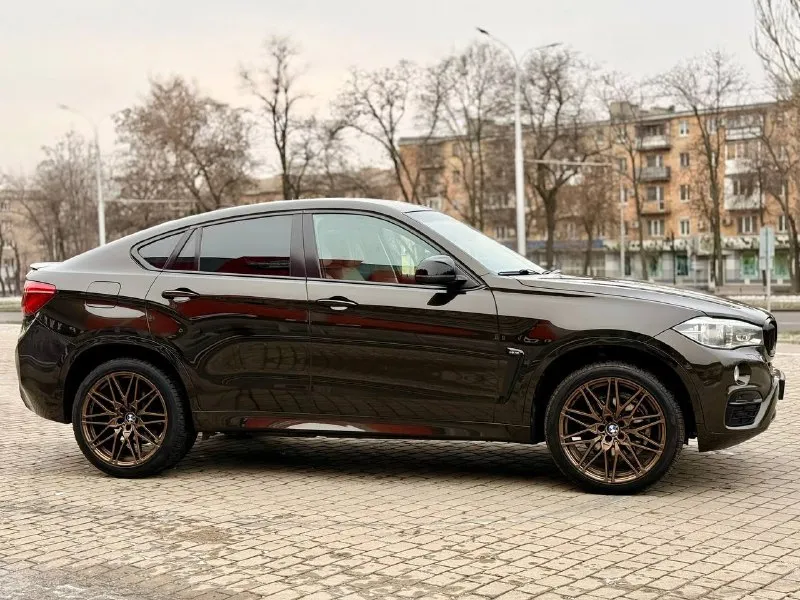 ✨ **bmw x6 (f16) ⭐️ ключевые особенности: - ✅ год выпуска: 2017 - 🏎 тип кузова: изящный кросс-купе - ⚙️ двигатель: мощный 3.0-литровый бензиновая установка мощностью 306 л. с. - 📊 расход топлива: всего 9.5 литра на 100 км в городском цикле - 💨 трансмиссия: плавная 8-ступенчатая автоматическая коробка 🔥 премиальные опции: - 🎧 звук премиум-класса от harman kardon - 🔦 умные адаптивные фар. .. иденья с регулировкой памяти и подогревом - 🍃 удобная функция открытия багажника ногой - 🌡 защитная керамическая полировка кузова 🤝 преимущества покупки: - 🟢 юридически чистый автомобиль - 🚗 полностью проверен и готов к эксплуатации весь в заводском окрасе 100% - 🩴 возможен обмен возможно продажа в кредит ✅ 💰 стоимость: 3 450 000 руб. (возможен торг) ☎️ связь: +7 (909) 408-88-98 - 📱 мессенджеры: telegram, whatsapp - фотография - 4