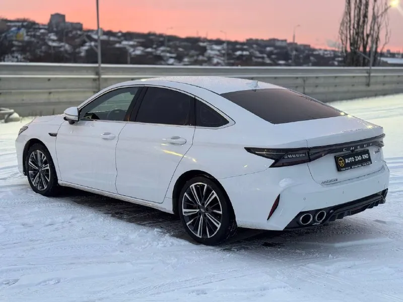 🏁в продаже chery arrizo 8 год выпуска: 2023 пробег на табло: 55 800 км птс: электронный, юр. чистый двигатель: 1.6 бензин трансмиссия: amt vin: lvvdc21b0pd280693 цена: 1 790 000 новая цена: 1 780 000 руб. 📞 + 7 (928) 113-61-61 адрес: г. ростов-на-дону, тц «сиверс», пр. сиверса, 23 – как нас найти способы оплаты: — наличные; — кредит (20 банков); — безнал без ндс; — обмен на ваш авто. больше подробностей об авто и способах оплаты узнавайте у менеджера в @autozaorndbot ______________ смотрите все авто в наличии – https://autozao. ru/ 🗺️ присоединяйтесь к авто зао в других городах: — москва — краснодар — екатеринбург - фотография - 4