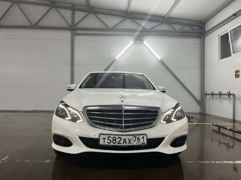🚗марка модель:mercedes-benz e-класс 🗓️год выпуска: 2014 г. 💵цена: 1650000 р. 🕹️кпп: автомат 7 ступенчатая. 🛢️объём: 2.0 ⛽тип двигателя: бензин 🏃🏻‍♂️пробег: 243 000 🏙️город: шахты ☎️телефон: 89185769674 автомобиль в отличном состоянии. не требует никаких вложений. после детейлинг процедур. сделано крупное то с заменой всех жидкостей. полностью обслужена. очень хорошая комплектация. elegance особая серия. работает абсолютно все. оригинальный, подтвержденный пробег, продажа от собственника. - фотография - 2