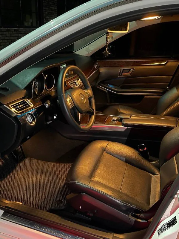🚗марка модель:mercedes-benz e-класс 🗓️год выпуска: 2014 г. 💵цена: 1650000 р. 🕹️кпп: автомат 7 ступенчатая. 🛢️объём: 2.0 ⛽тип двигателя: бензин 🏃🏻‍♂️пробег: 243 000 🏙️город: шахты ☎️телефон: 89185769674 автомобиль в отличном состоянии. не требует никаких вложений. после детейлинг процедур. сделано крупное то с заменой всех жидкостей. полностью обслужена. очень хорошая комплектация. elegance особая серия. работает абсолютно все. оригинальный, подтвержденный пробег, продажа от собственника. - фотография - 4
