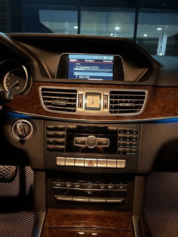 🚗марка модель:mercedes-benz e-класс 🗓️год выпуска: 2014 г. 💵цена: 1650000 р. 🕹️кпп: автомат 7 ступенчатая. 🛢️объём: 2.0 ⛽тип двигателя: бензин 🏃🏻‍♂️пробег: 243 000 🏙️город: шахты ☎️телефон: 89185769674 автомобиль в отличном состоянии. не требует никаких вложений. после детейлинг процедур. сделано крупное то с заменой всех жидкостей. полностью обслужена. очень хорошая комплектация. elegance особая серия. работает абсолютно все. оригинальный, подтвержденный пробег, продажа от собственника. - фотография - 8