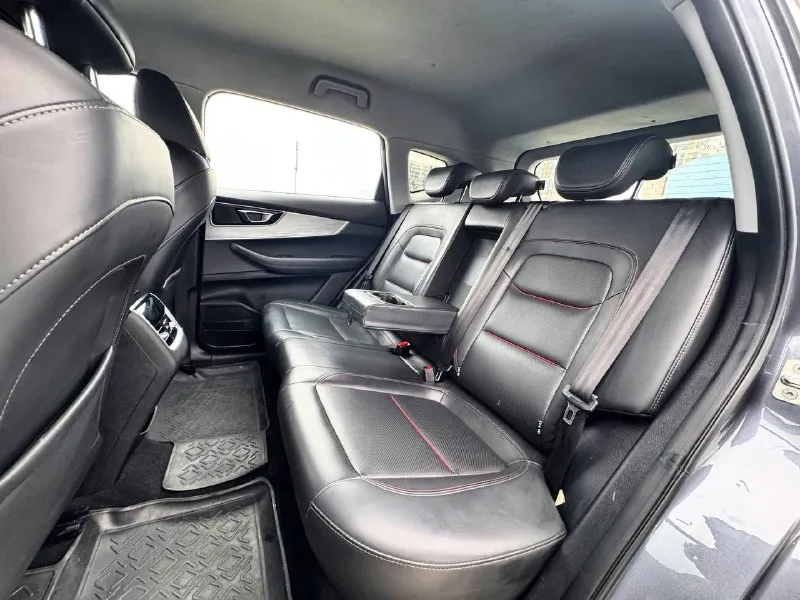 🏁в продаже chery tiggo 7 pro год выпуска: 2022 пробег на табло: 64 000 км птс: электронный, юр. чистый двигатель: 1.5 бензин трансмиссия: cvt vin: lvvdb21b9pd720803 цена: 1 330 000 новая цена: 1 300 000 руб. 📞 + 7 (928) 113-61-61 адрес: г. ростов-на-дону, тц «сиверс», пр. сиверса, 23 – как нас найти способы оплаты: — наличные; — кредит (20 банков); — безнал без ндс; — обмен на ваш авто. больше подробностей об авто и способах оплаты узнавайте у менеджера @autozaorndbot ________________ смотрите все авто в наличии – https://autozao. ru/ 🗺️ присоединяйтесь к авто зао в других городах: — москва — краснодар — екатеринбург - фотография - 10